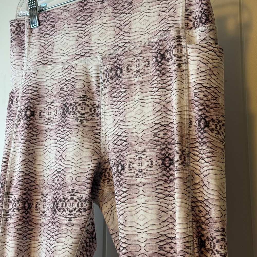 X By Gottex Womens Purple Snakeskin High Waist Athletic Leggings with Pockets‎ L - Picture 6 of 13